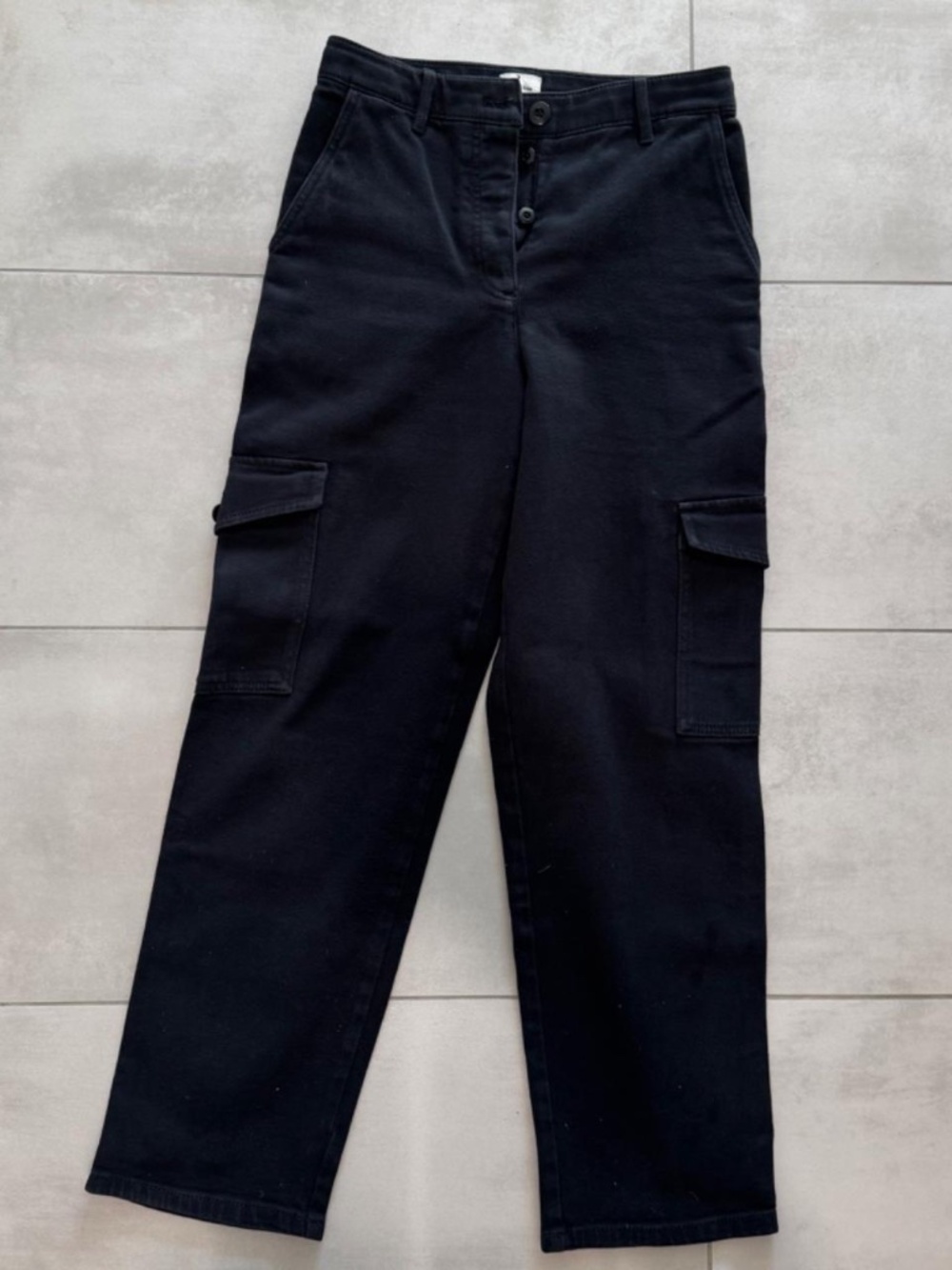 Aritzia *Wilfred Free Modern Cargo pants* in black